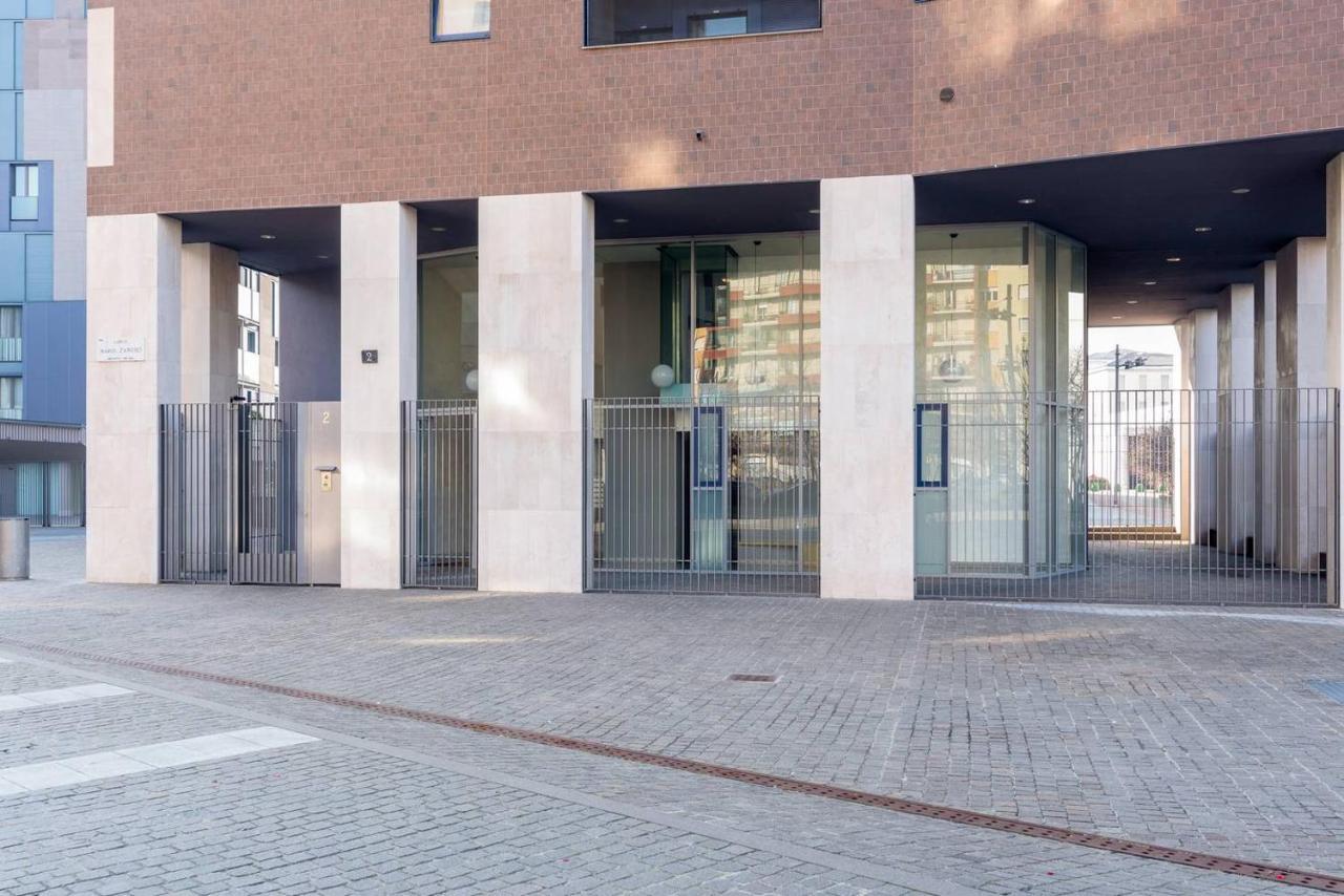 Fiera Milanocity View With Terrace Next To Shopping Mall Apartment Exterior photo